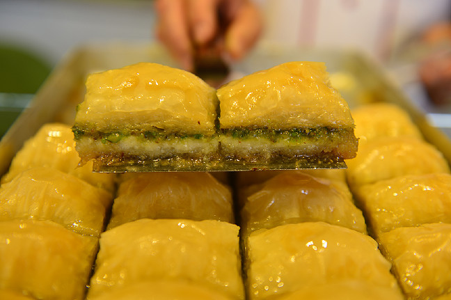 2018/06/30/2017-2fhaziran-2fbaklava2.jpg