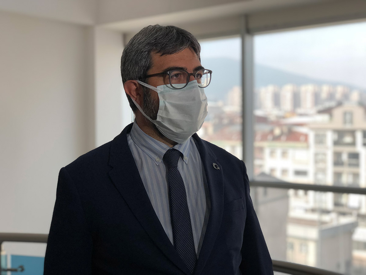 bursa-il-saglik-muduru-kasikci-bir-pozitif-hastayi-kuaforde-gelin-basi-yaptirirken-bulduk-6368-dhaphoto5