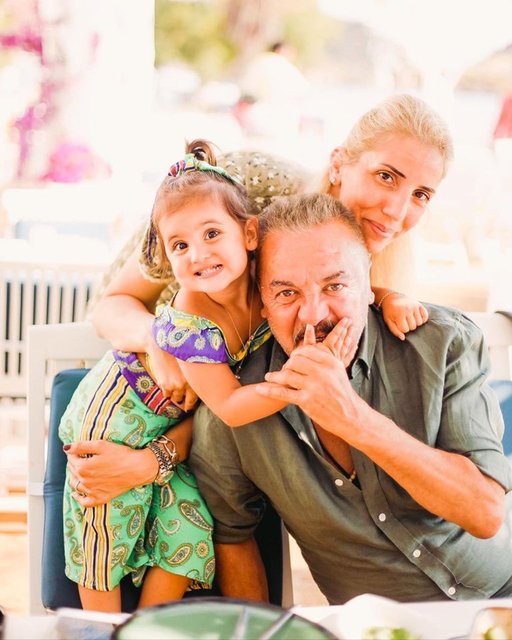 2831935-fc7e9d87bf156b3d72c25cac22348744-640x640