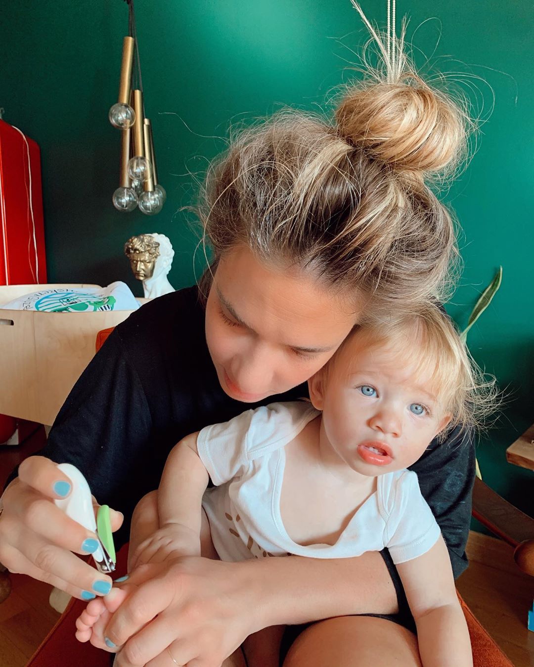 mugeboz-121165889-191279442517423-2600428129185738111-n-001