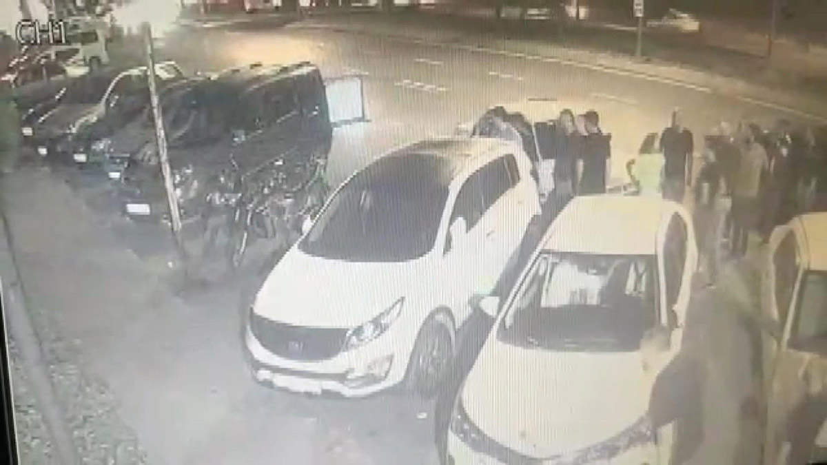 kucukcekmecede-silahli-kavga-guvenlik-kamerasinda-1-olu-7862-dhaphoto2