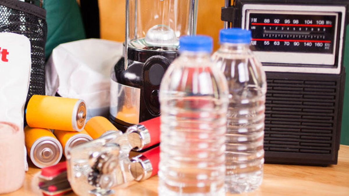 deprem-cantasinda-olmasi-gerekenler-neler-afad-acikladii