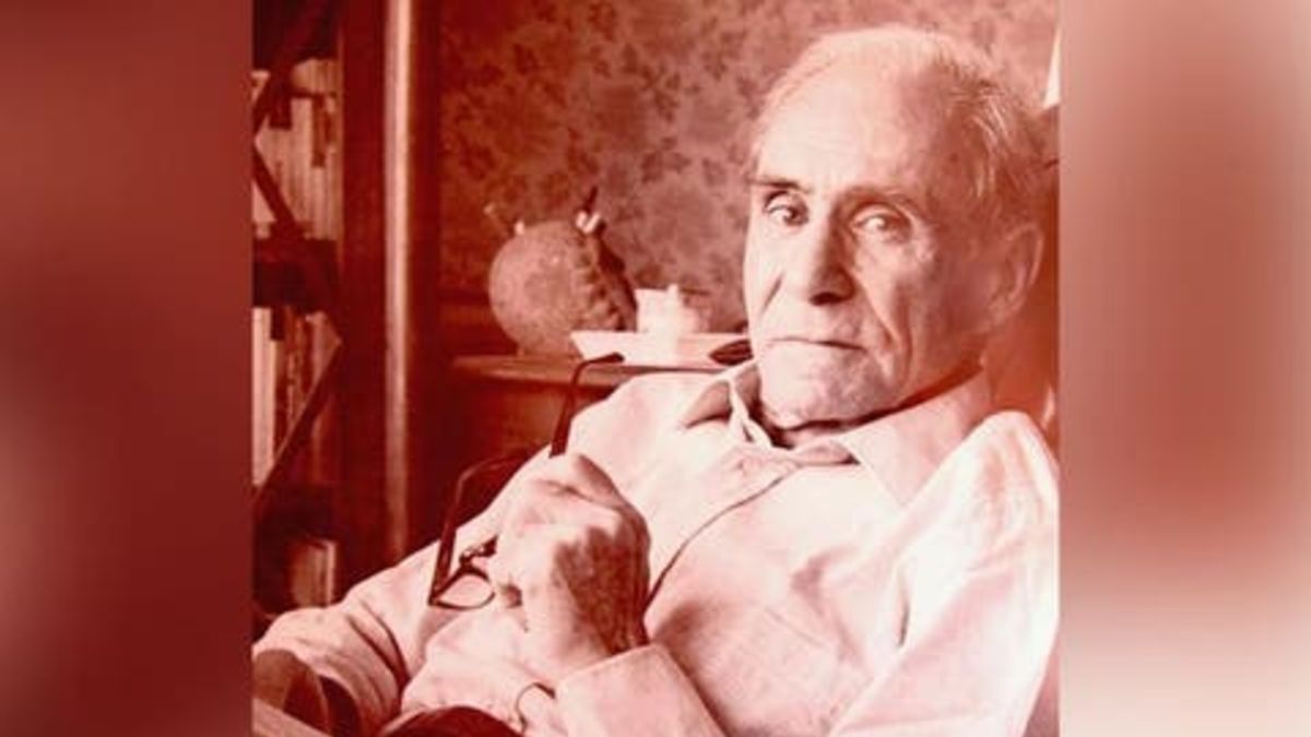 omer-lutfi-akad-kimdirr