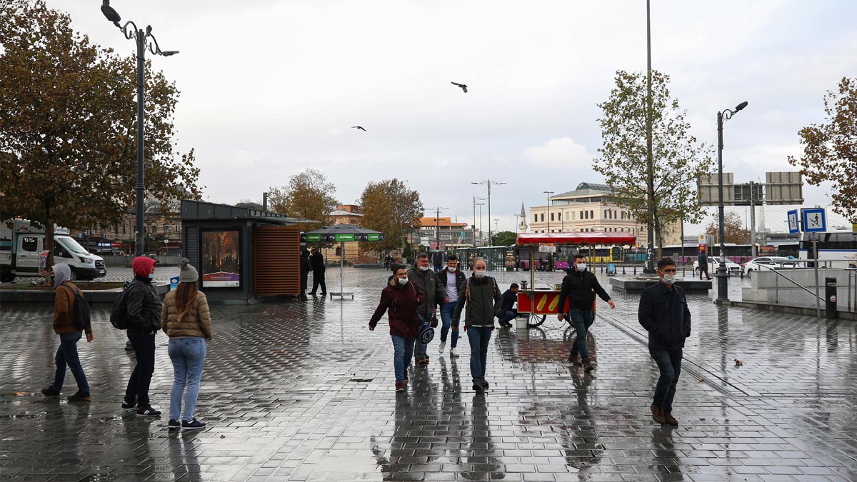 yasak-bitti-sokakta-hareketlilik-basladi