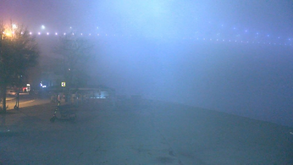 İstanbul Boğazı'nda sis etkili oluyor