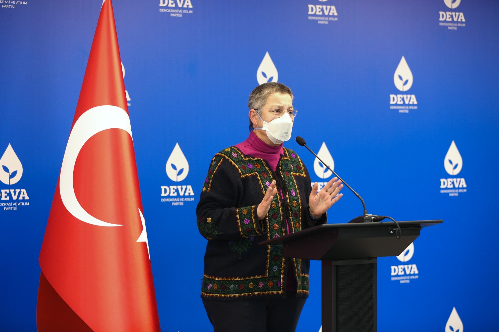 d4cba804-42d9-4aad-9a2c-ecf814f12244