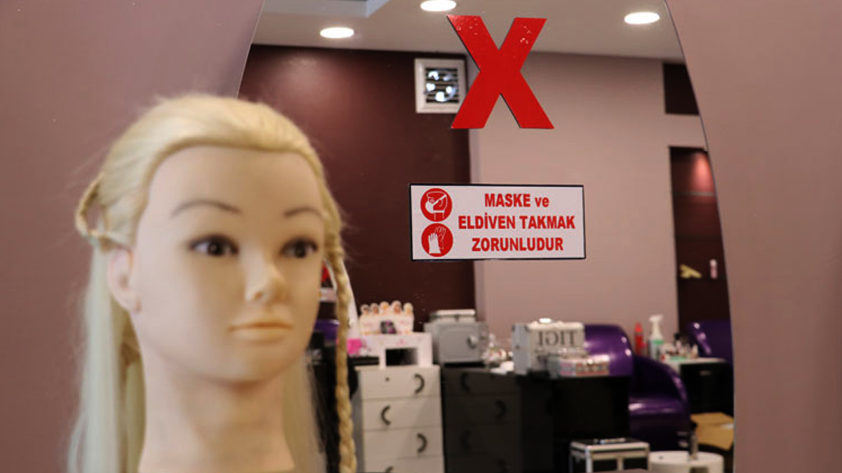 kuaforler-ve-berberler-kapanacak-mi-calisma-saatleri-belli-oldu