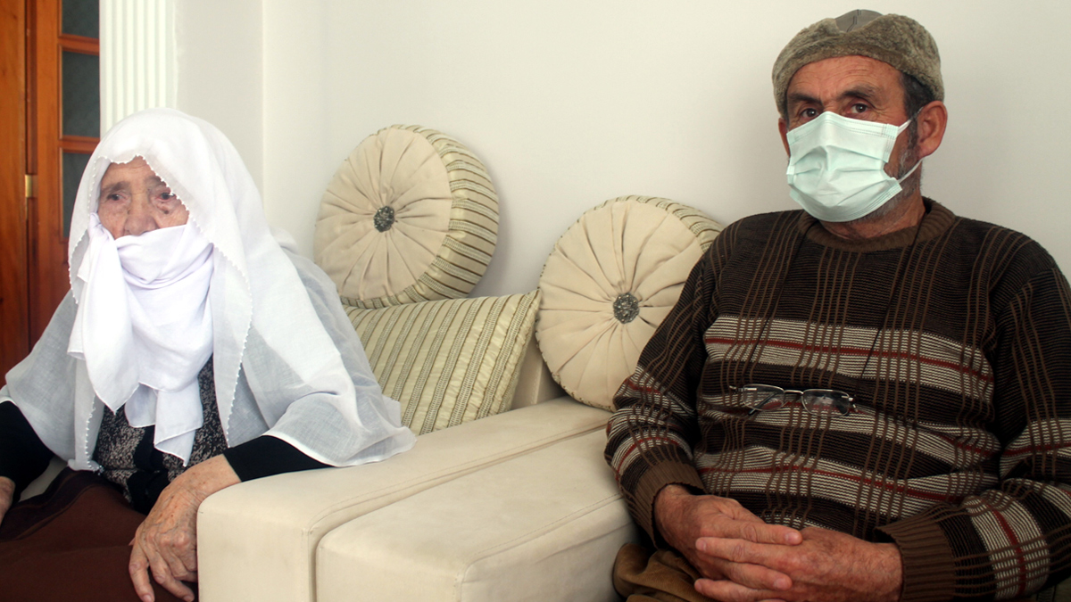 103-yasindaki-nazire-nine-kovid-19u-yenmeyi-basardi