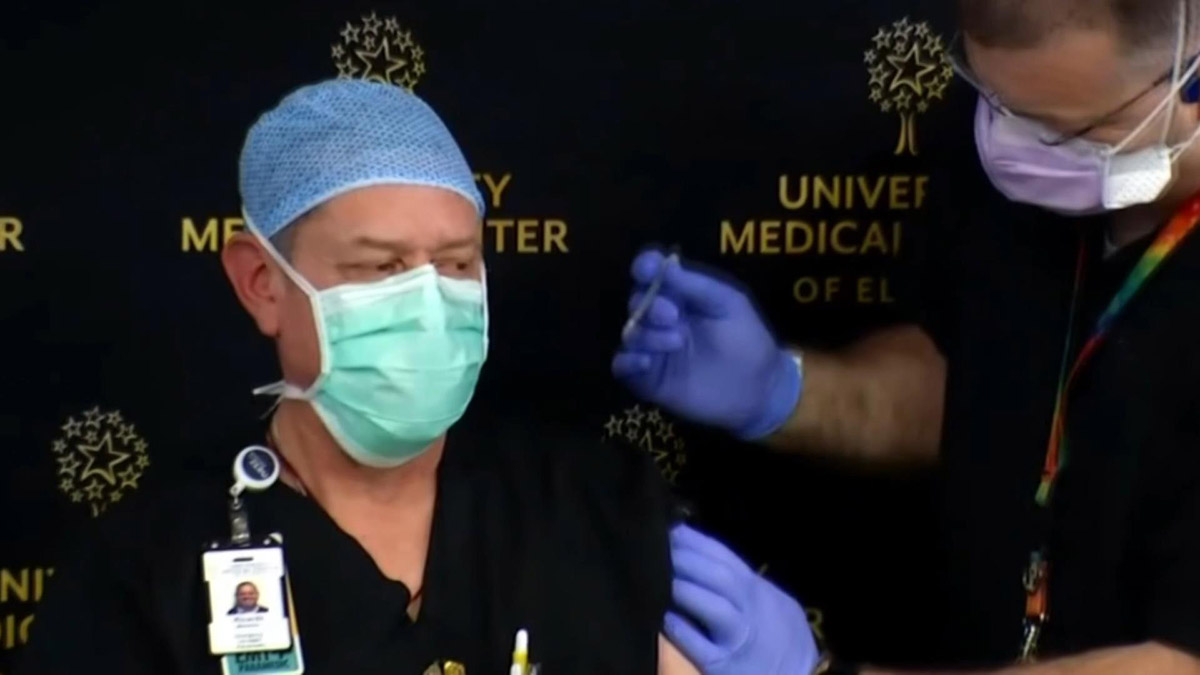 teksas-eyaletindeki-tip-merkezinde-sahte-asilama-krizi-4511-dhaphoto3