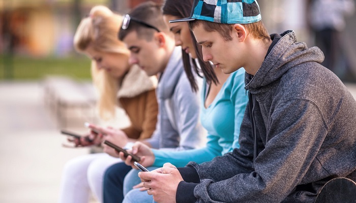teenagers-and-mobile-phones