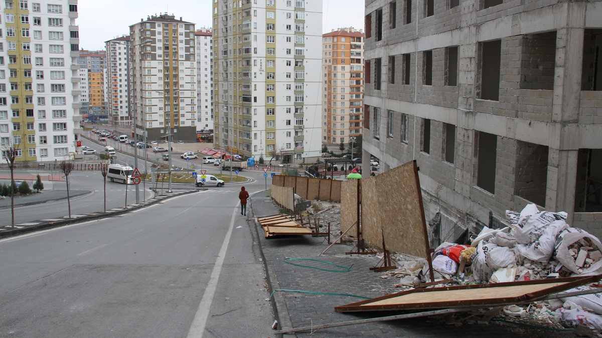 kirikkale-kayseri-kirsehir-ile-nigdede-firtina-hayati-olumsuz-etkiledi1