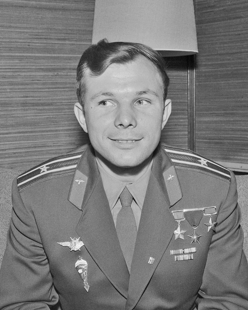1200px-yuri-gagarin-1961-restoration-001