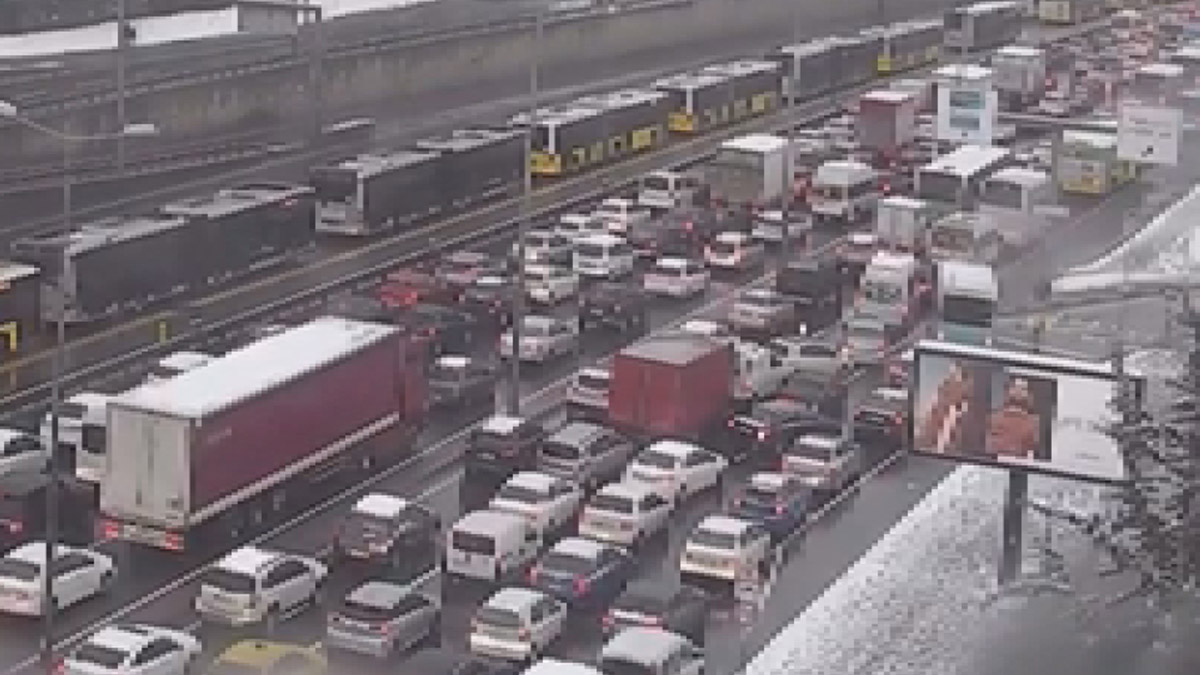 beylikduzunde-yogun-trafik-1-8006-dhaphoto1