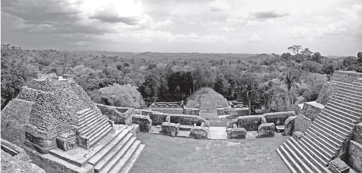 caracoldaki-belize-klasik-maya-tapinak-piramitleri