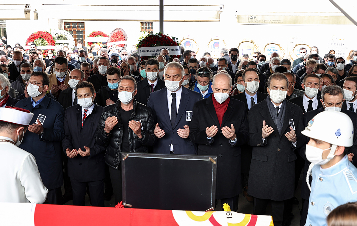 Rasim Öztekin�e veda&hellip; İlk tören Ses Tiyatrosu�nda