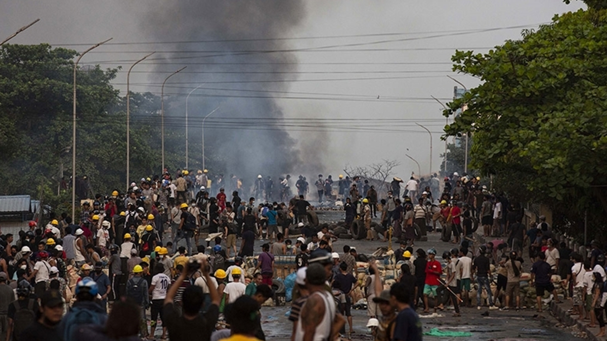 myanmarda-protesto.jpg