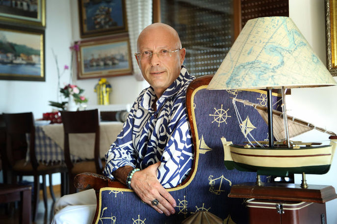 2136307-700827f65f5c80f82181622697a6a6ed