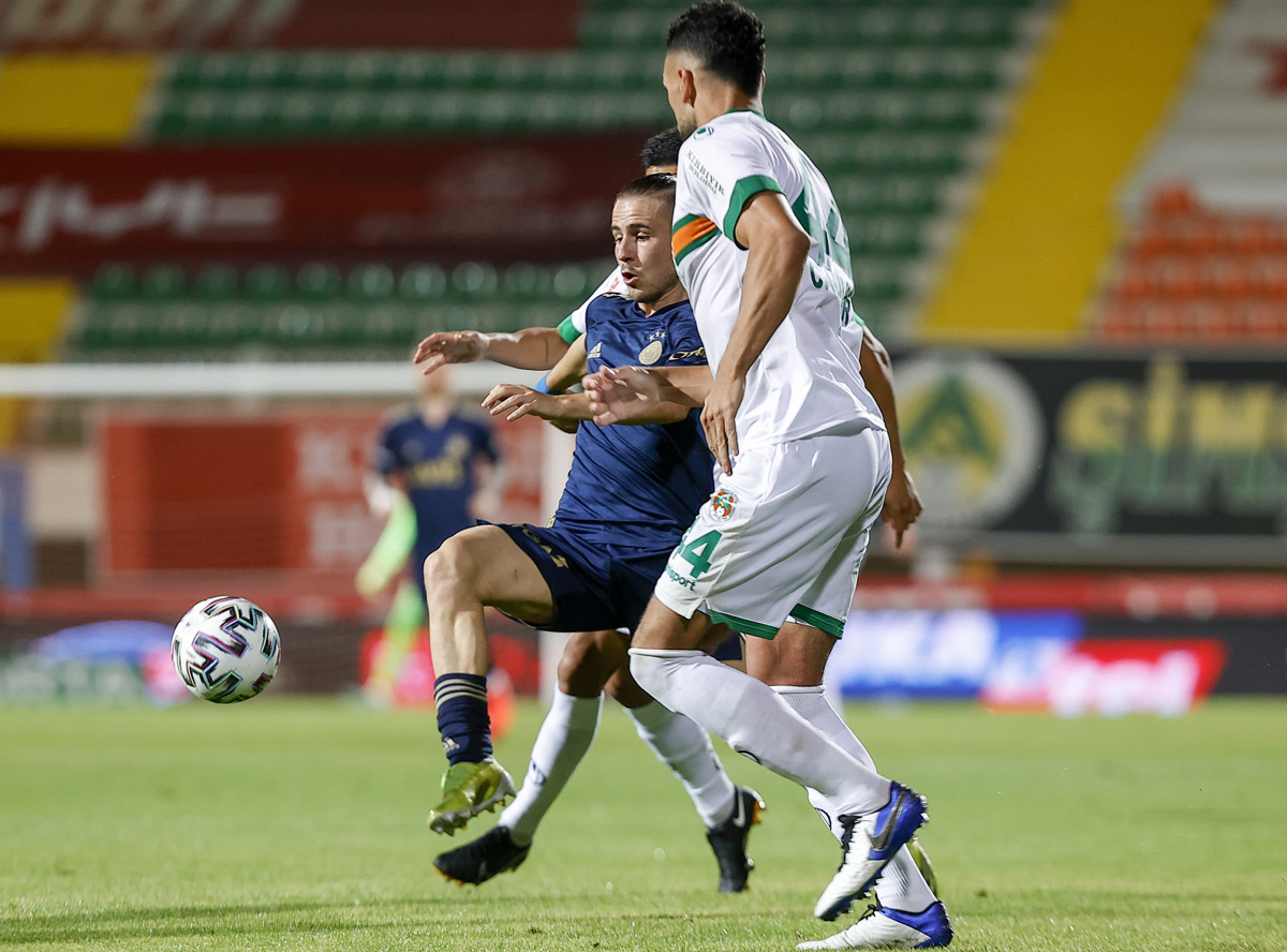 Fenerbahçe, Alanyaspor ile 0-0 berabere kaldı