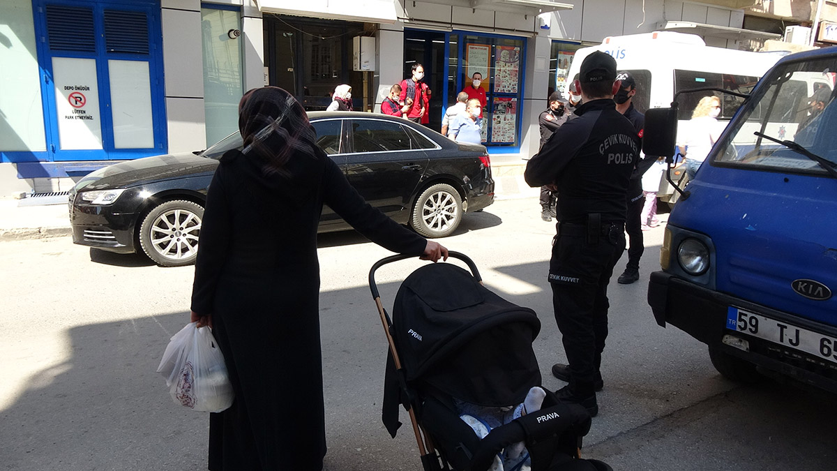 markete-cocuklariyla-gidenlere-ceza-6194-dhaphoto8