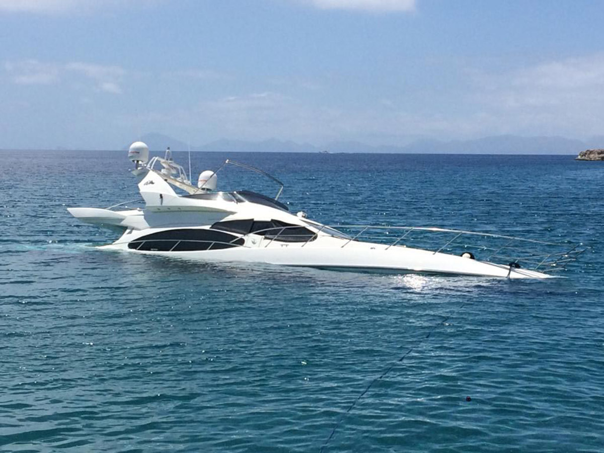 kayalara-carpan-luks-yattaki-6-kisiyi-balikcilar-kurtardi-4578-dhaphoto3