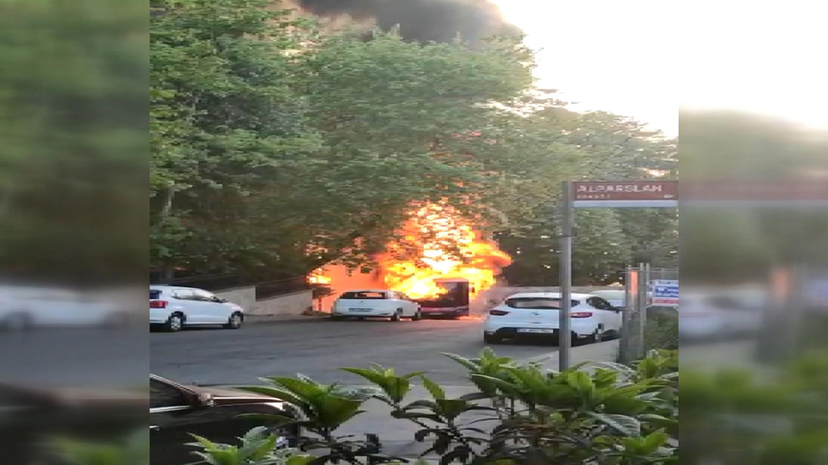 sariyerde-otobus-alev-alev-yandi-8359-dhaphoto5