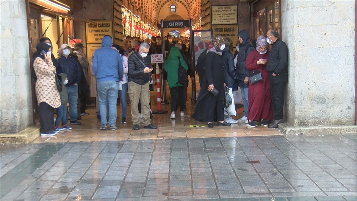 drone-goruntusuyle-bogazin-ustu-karardi-yagmura-hazirliksiz-yakalananlar-kacti-4769-dhaphoto12