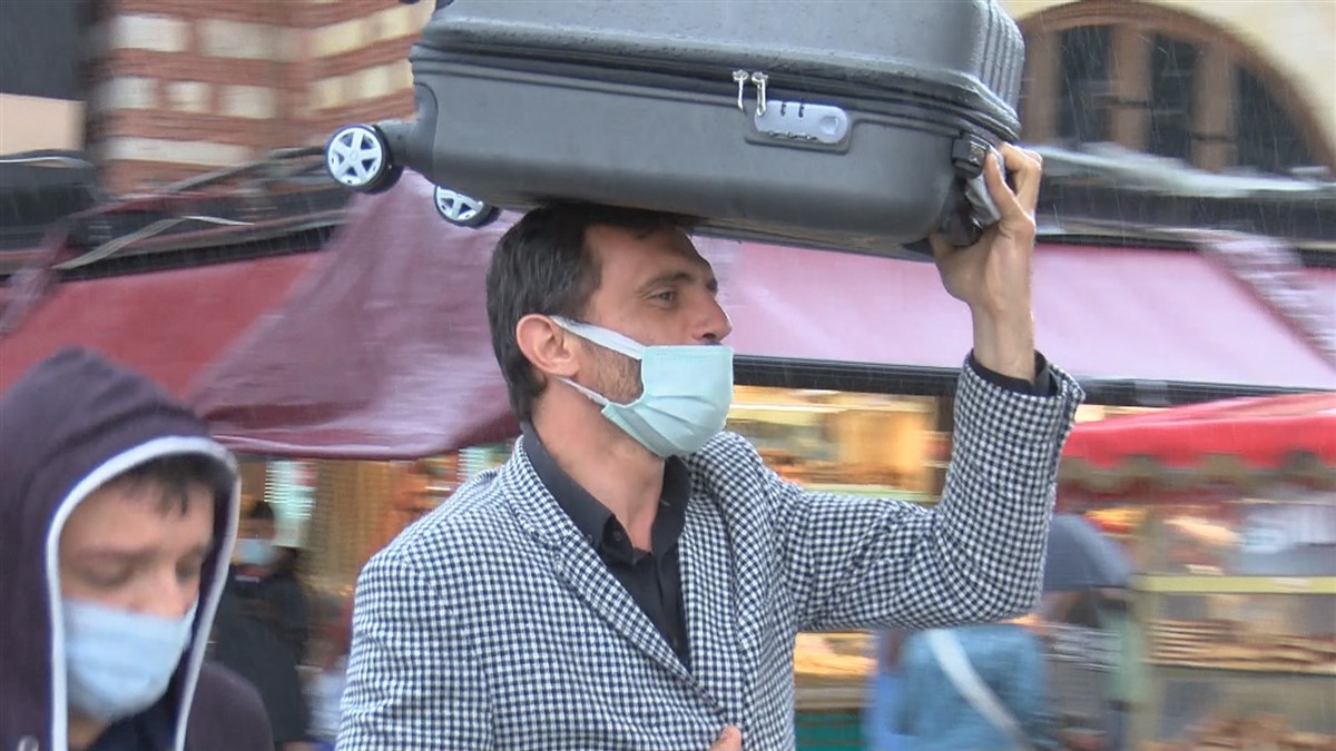 drone-goruntusuyle-bogazin-ustu-karardi-yagmura-hazirliksiz-yakalananlar-kacti-4769-dhaphoto5