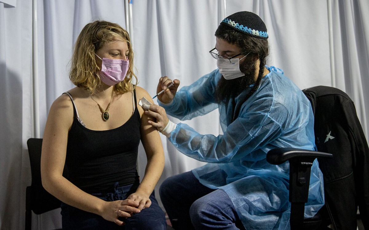 f210210ys06-e1613228623618