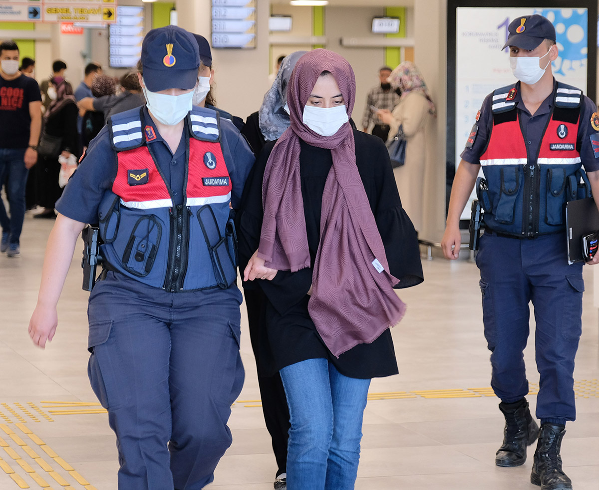 buyuksen-ciftini-kiralik-katillerin-yanlis-eve-girip-oldurdugu-ortaya-cikti-4-kisi-tutuklandi-3331-dhaphoto10