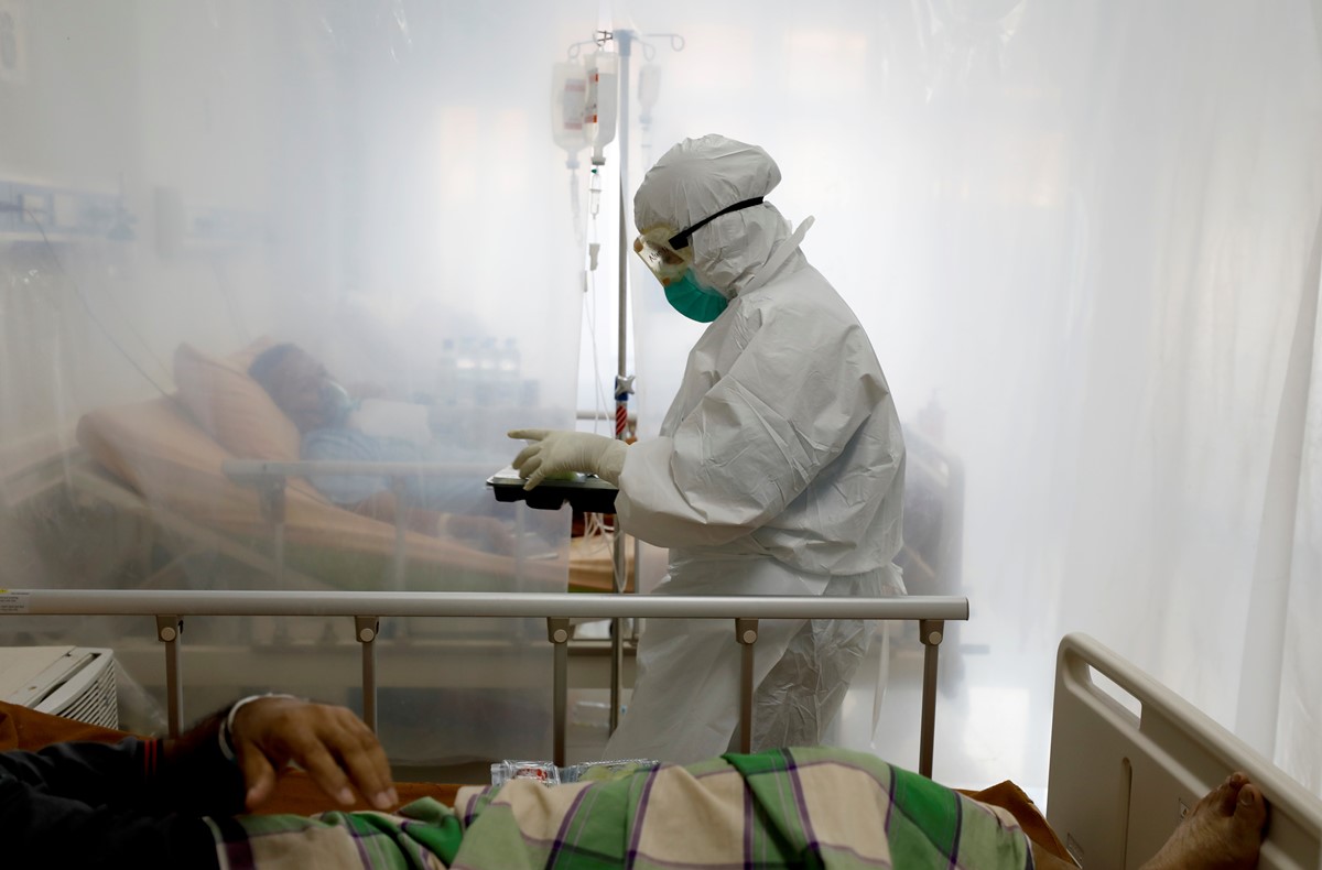 143313093-2021-01-26t090100z1718483140rc2lfl9xp0u0rtrmadp3health-coronavirus-indonesia