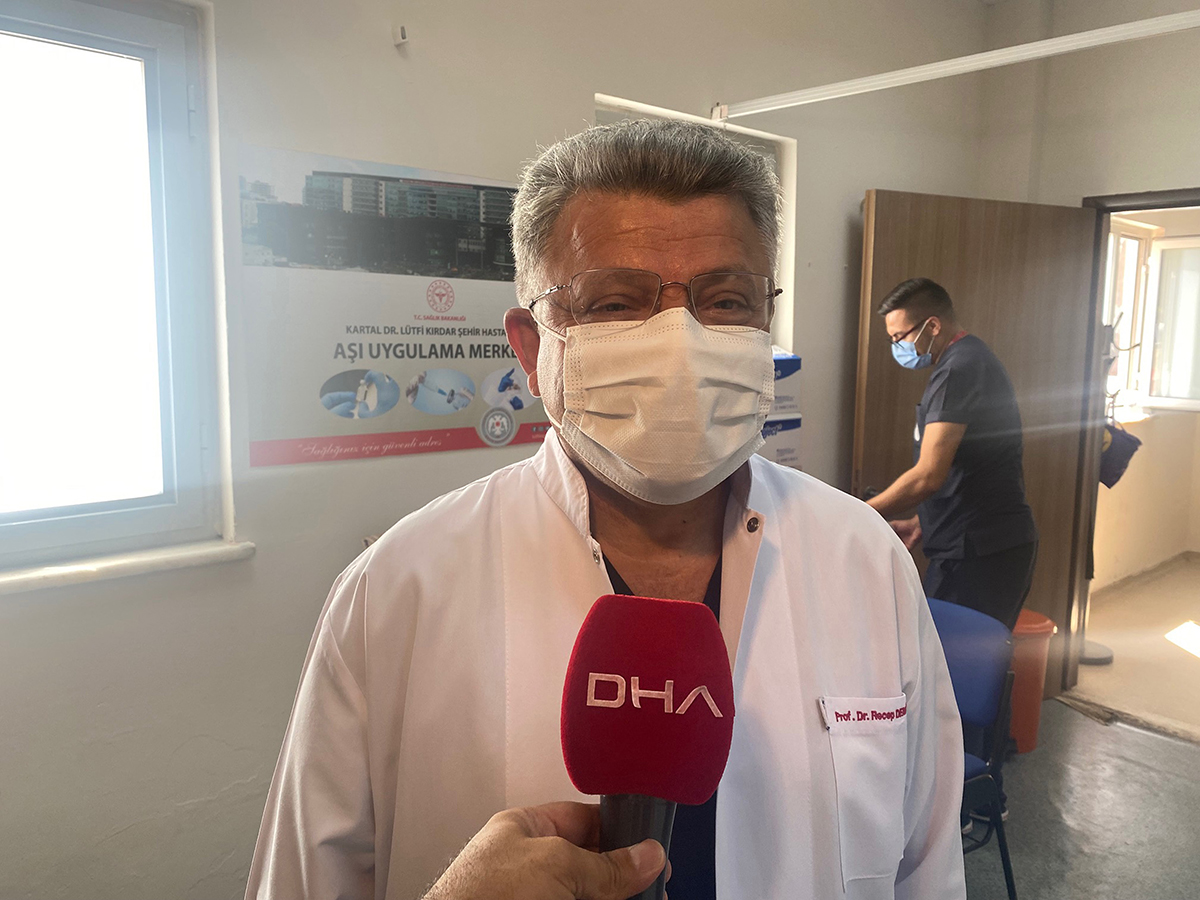 prof-dr-recep-demirhan-delta-virusunun-tek-caresi-asi-olmak-8672-dhaphoto2-copy