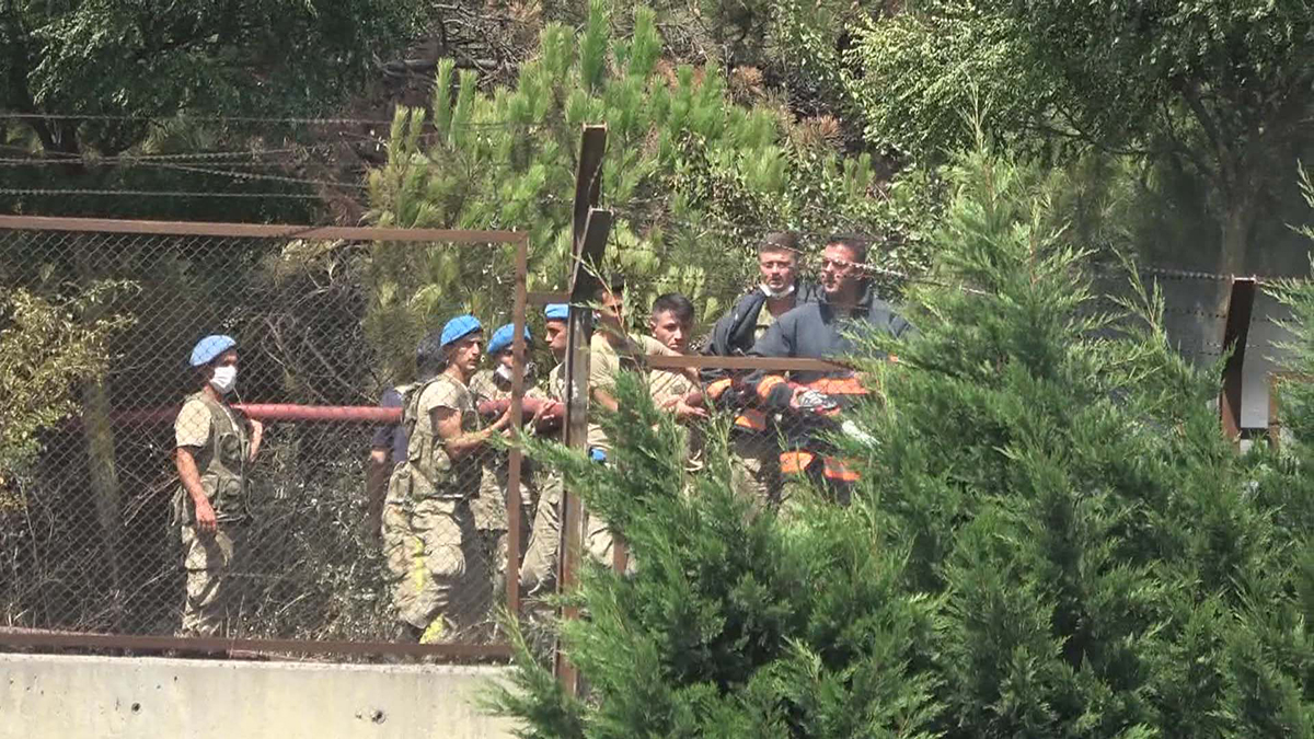 esenlerde-askeri-kisladaki-agaclik-alanda-yangin-8335-dhaphoto4-copy