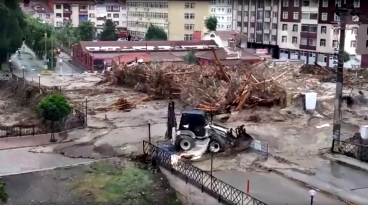 kastamonuda-sel-felaketinde-can-kaybi-25e-yukseldi-7-6615-dhaphoto2-copy-001