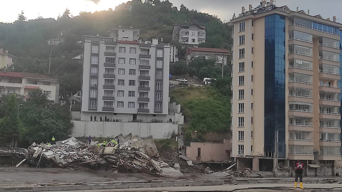 kastamonudaki-sel-felaketinde-10-kisi-hayatini-kaybetti-9-1624-dhaphoto9-copy