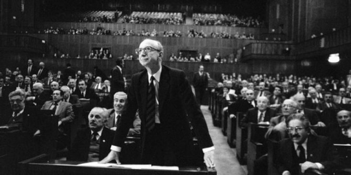 erdal-inonu-yok-olmak-istemiyorum-tanri-nin-olmasini-istiyorum-h130012-ca79c