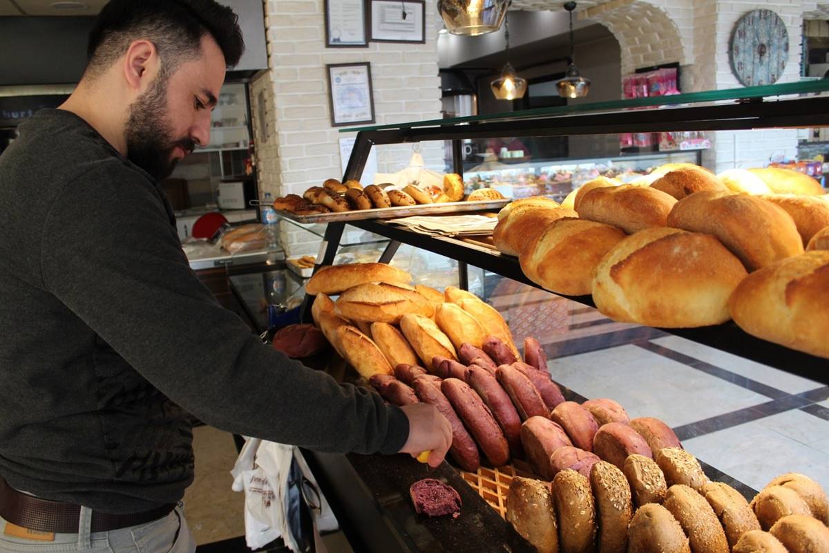 mor-ekmek-gercegi-limon-sikma