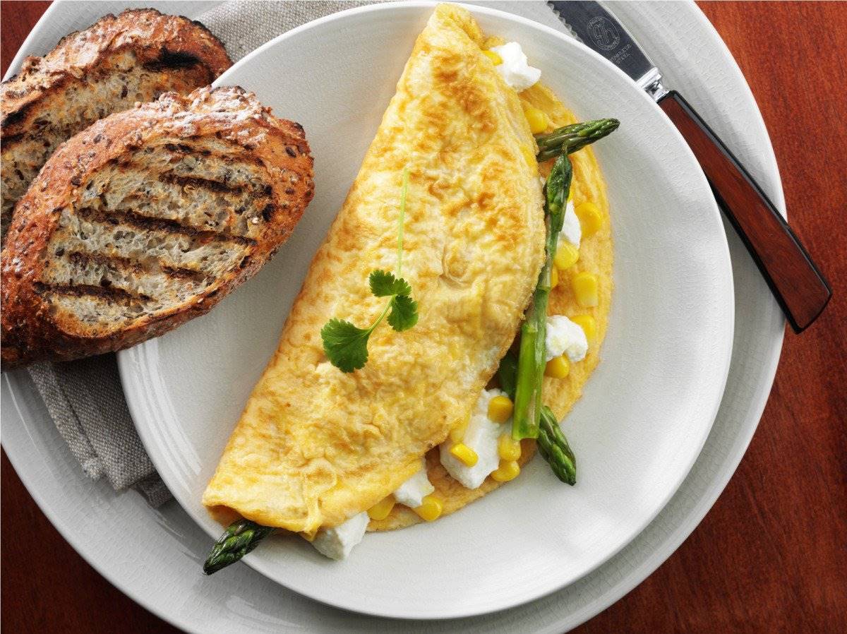 sweet-corn-asparagus-and-ricotta-omelette-scalewidthwzeymdbd
