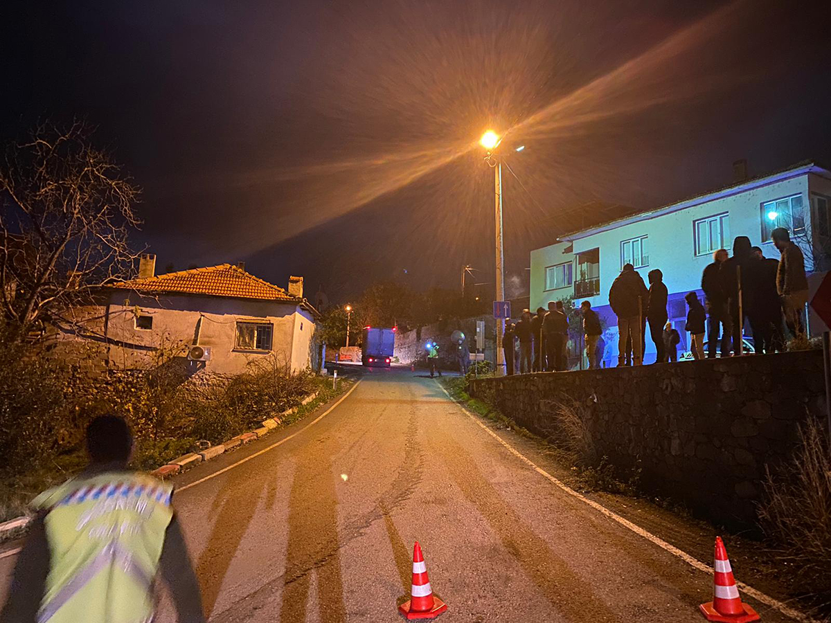 izmirde-maden-ocaginda-gocuk-45-yarali-fotograflar-5884-dhaphoto5-copy