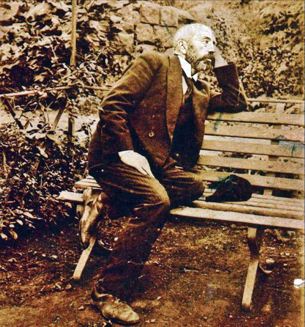 2648739-2c57b920ca8e2f573cb87f49911b79ad