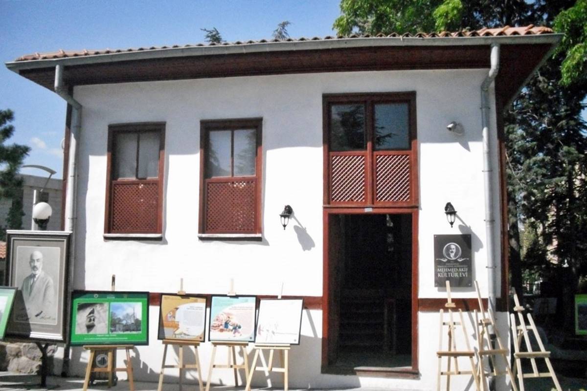 mehmet-akif-ersoy-muze-evi