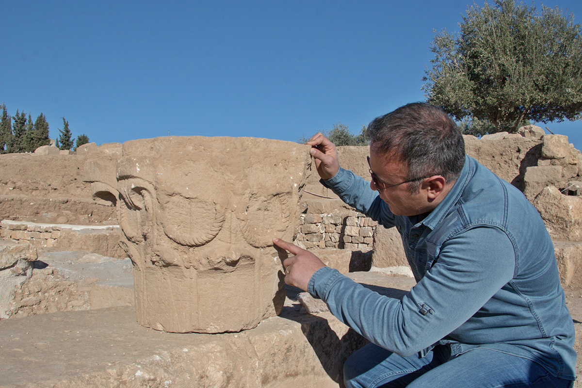 roma-imparatoru-1inci-anastasios-dara-antik-kenti-icin-suriyeden-tas-ustasi-getirtmis-9779-dhaphoto9-copy