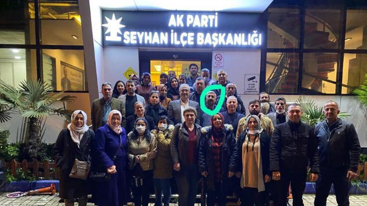 Davutoğlu'nu protesto eden şahıs AK Parti üyesi çıktı