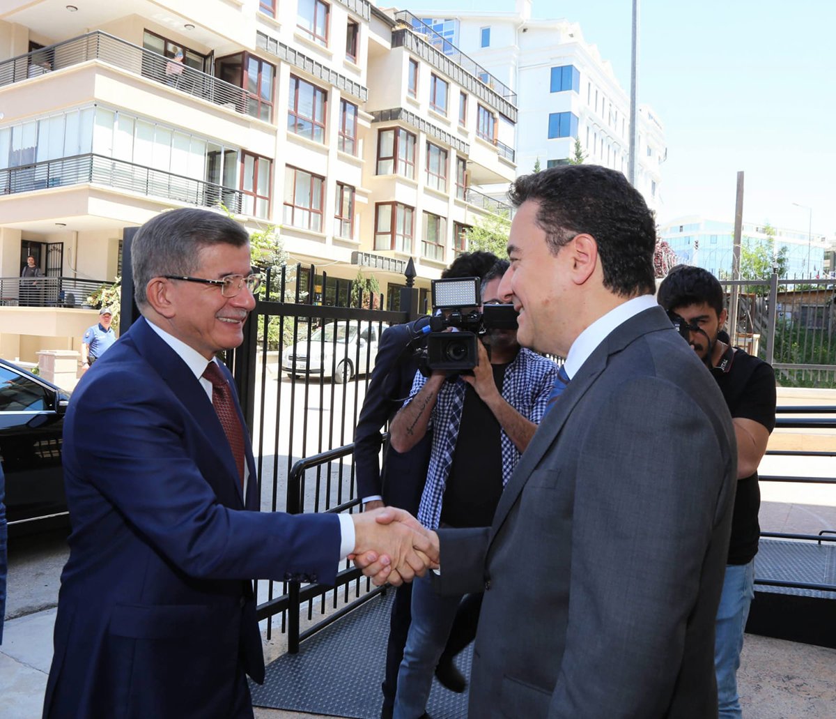 whatsapp-image-2022-05-26-at-12-06-16