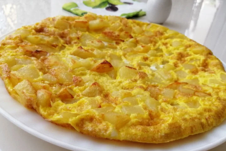 yumurtali-patatesli-omlet-tarifi
