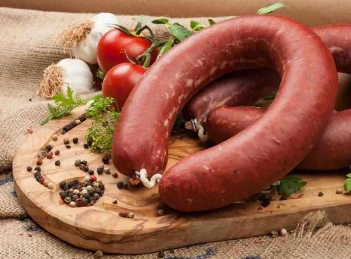 Çiğ sucuk yemenin zararları