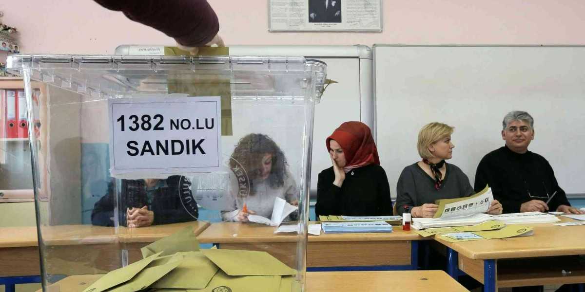 Oy kullanma yaşı kaçtır