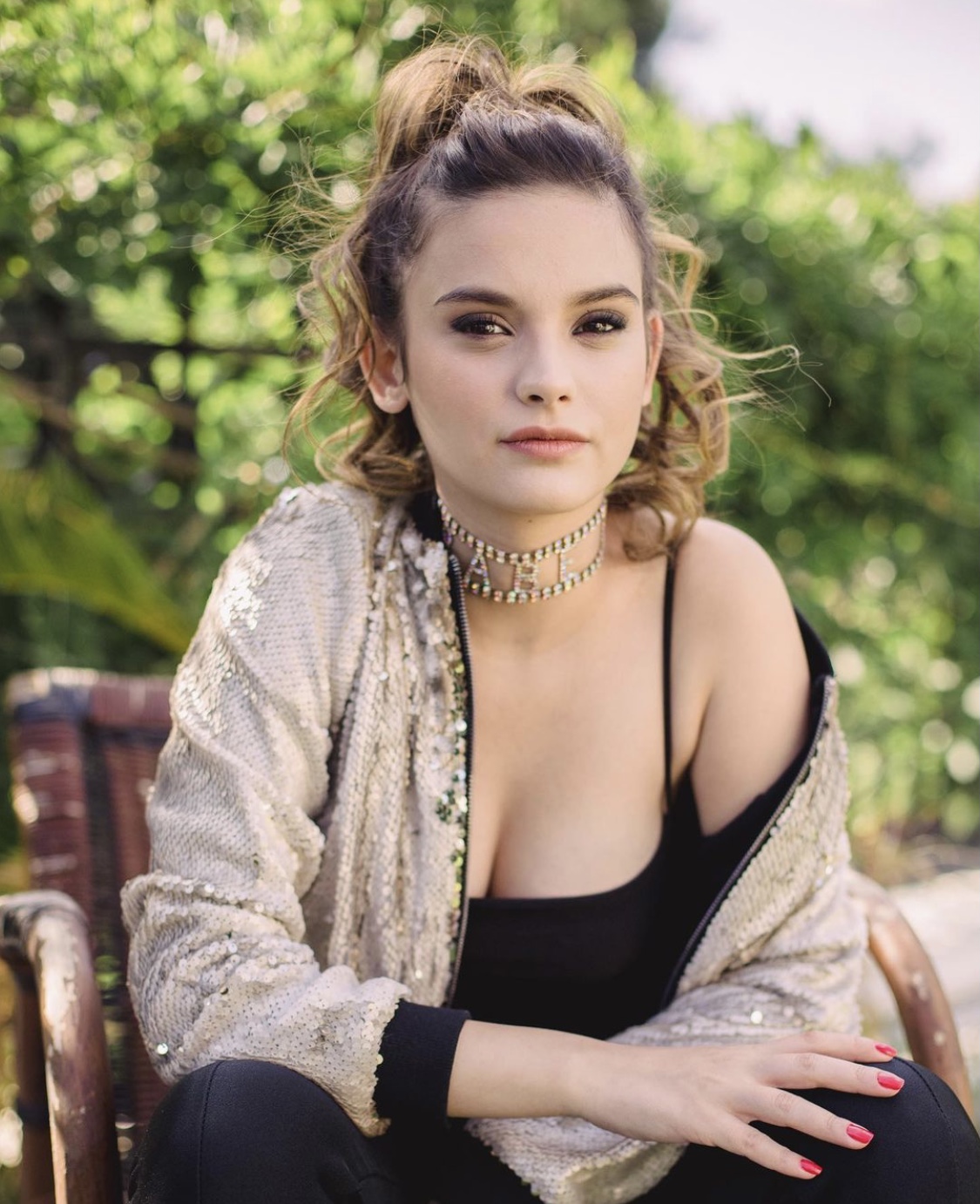 6cf9b80e-389e-4b6f-951b-e798e1938037