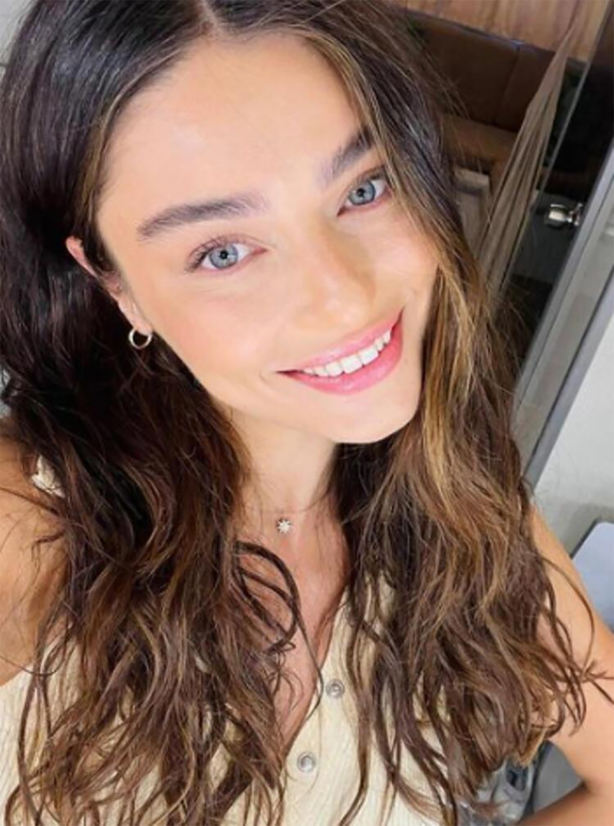 ayca-aysin-turan-makyajsiz