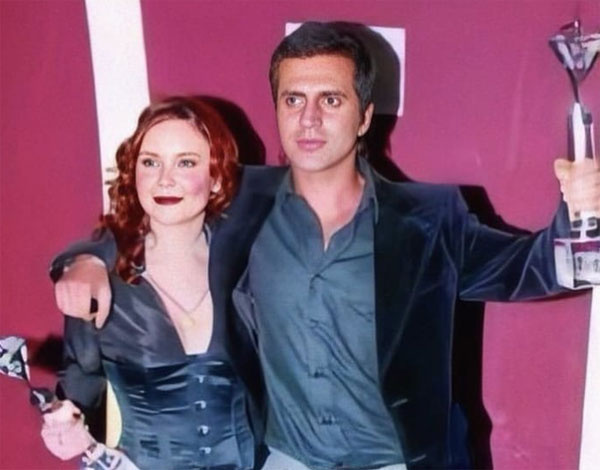 yillarin-dostlugu-hakkinda-ilk-itirafi-teoman-yapti-meger-sebnem-ferahla-8