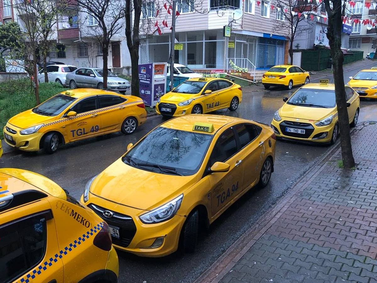 istanbul-sari-taksi.jpg